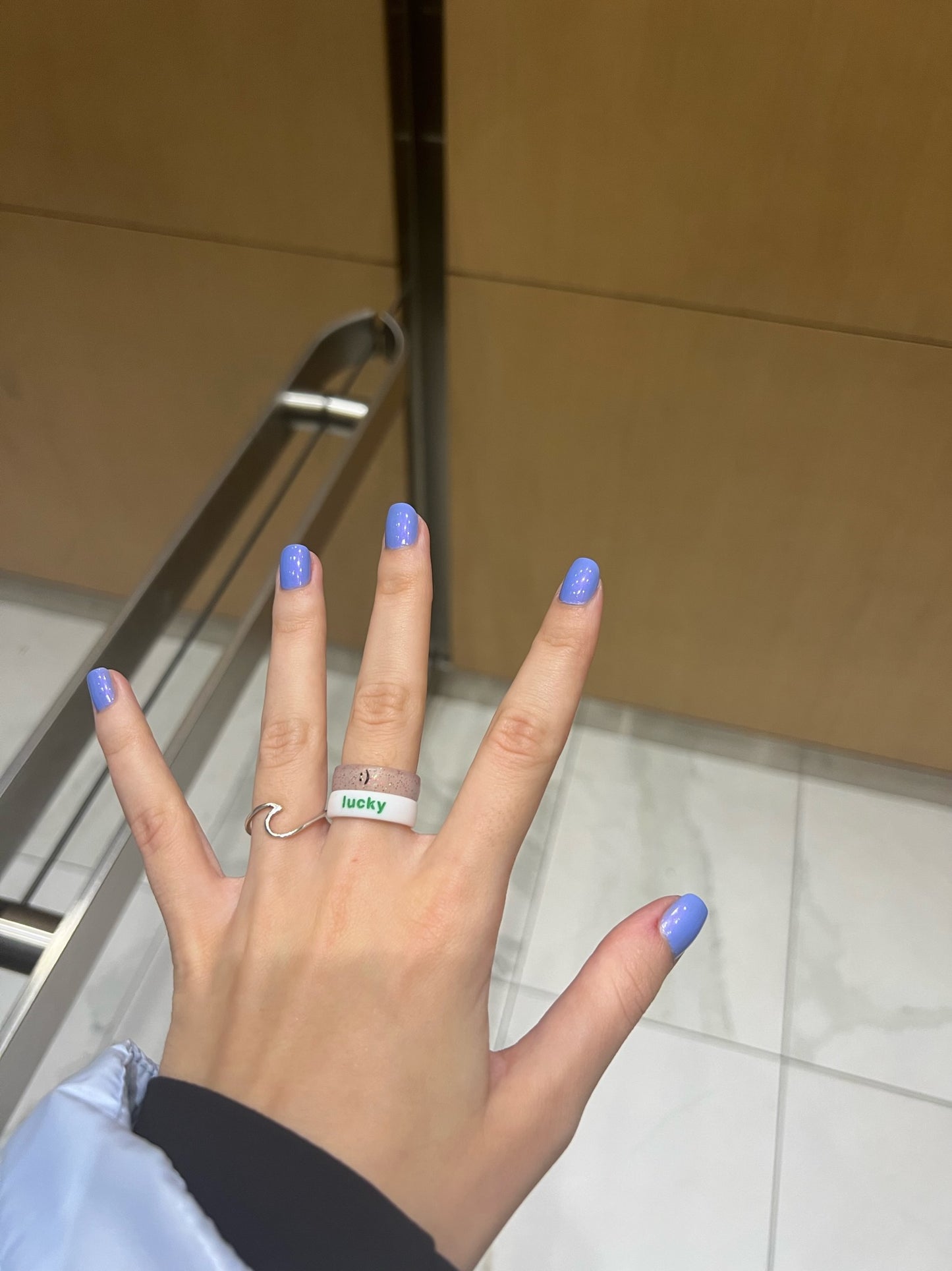 Flip Reversible lucky / kiss me ring white Ring