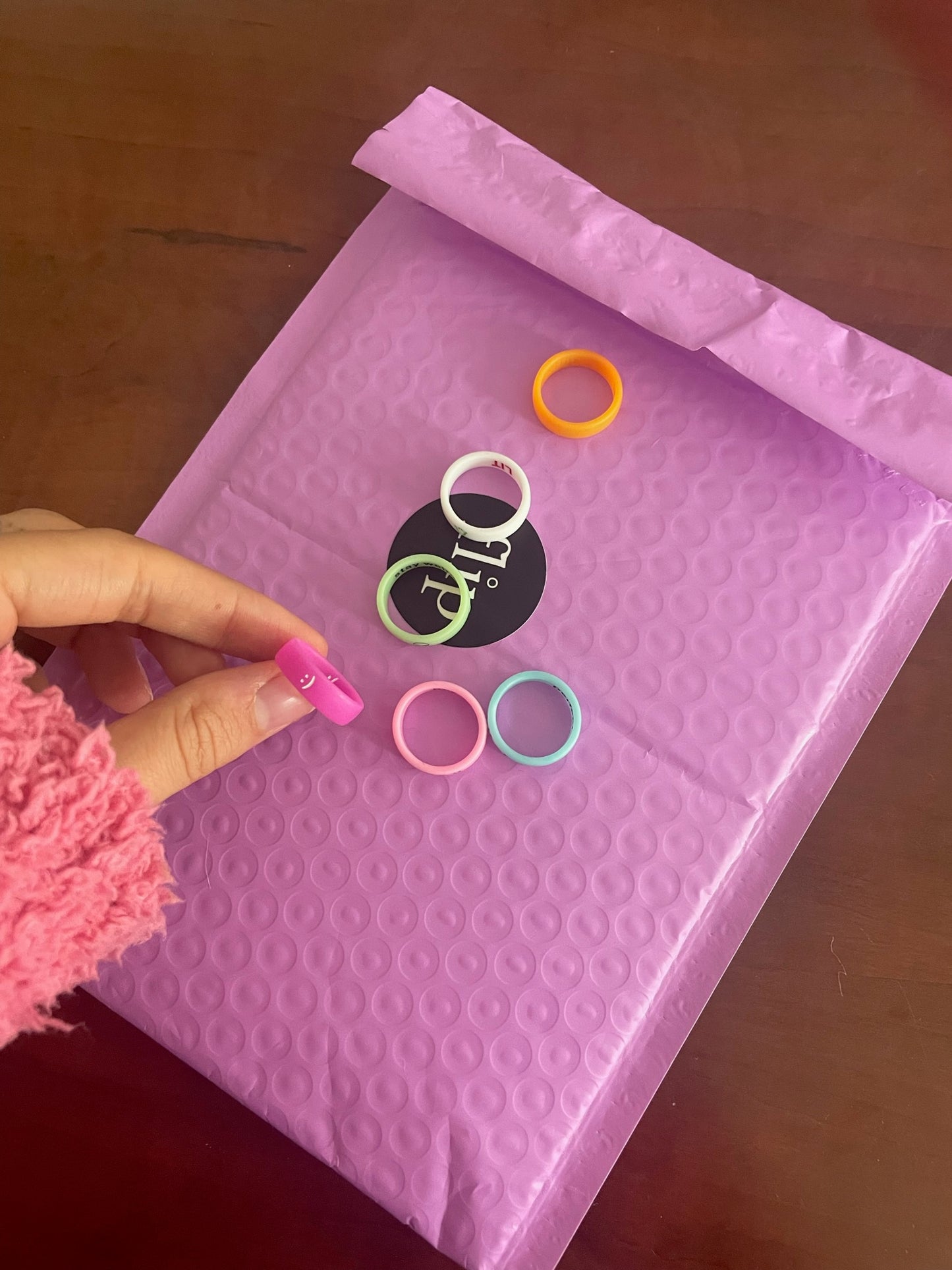 Flip Reversible smile / frown ring magenta