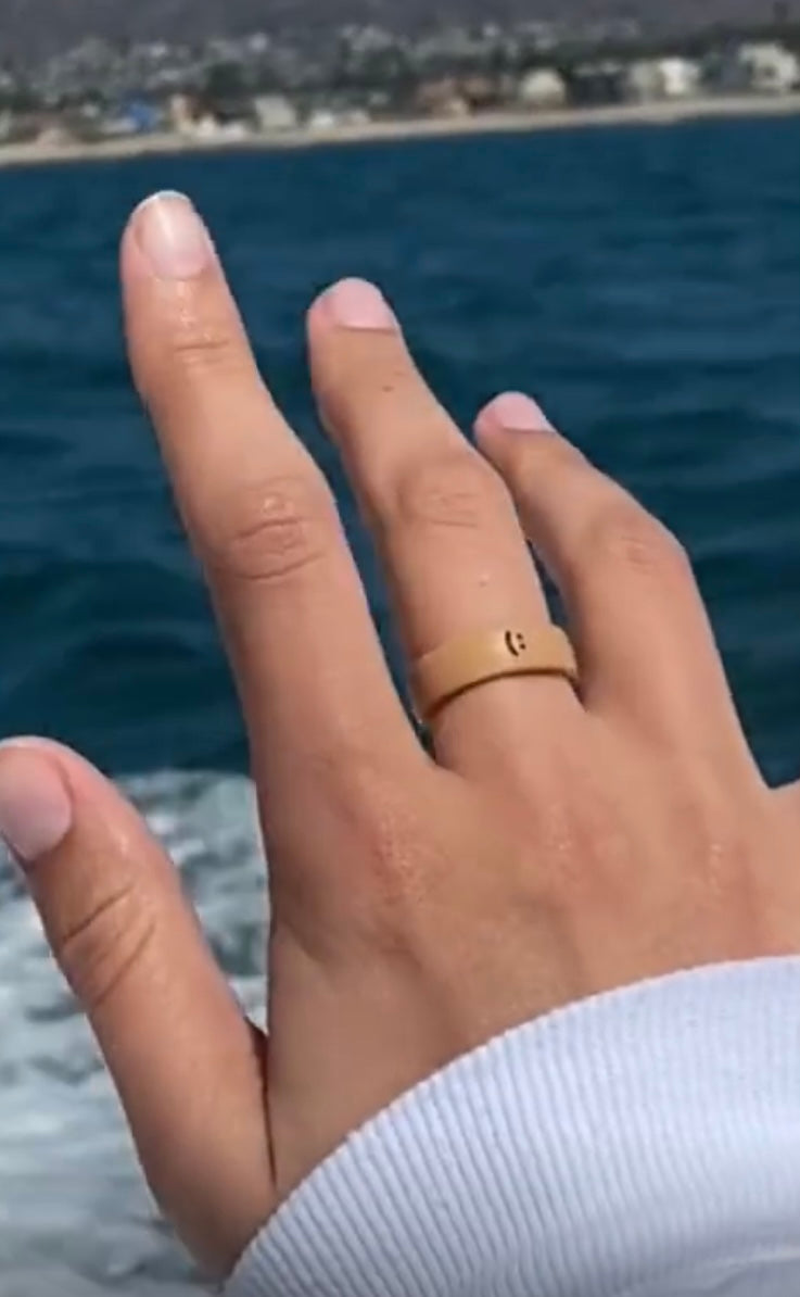 Flip Reversible smile / frown ring iced coffee