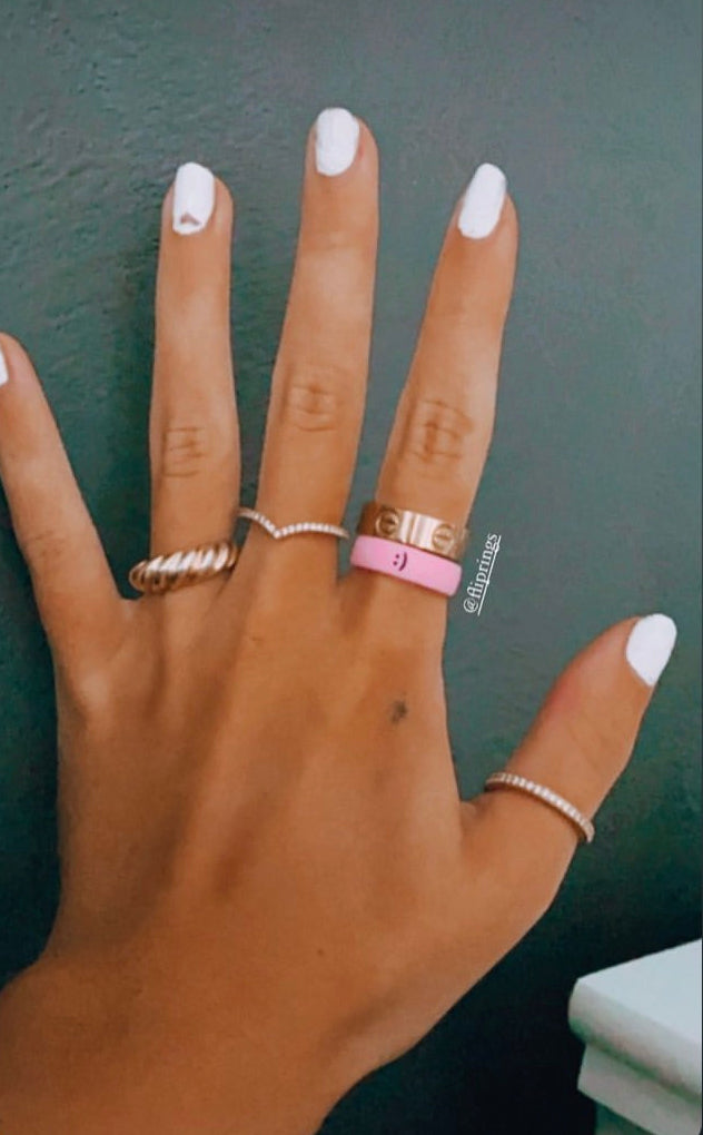 Flip Reversible smile / frown ring bubble gum