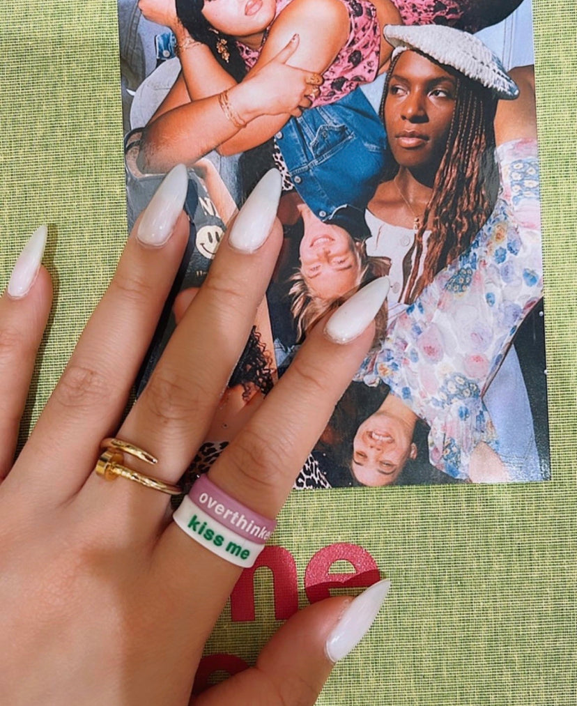Flip Reversible lucky / kiss me ring white Ring