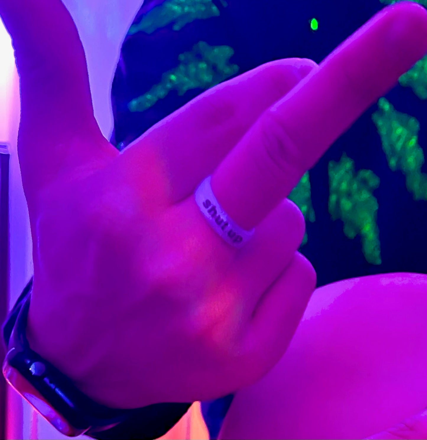 Flip Reversible shut up / kiss me Ring