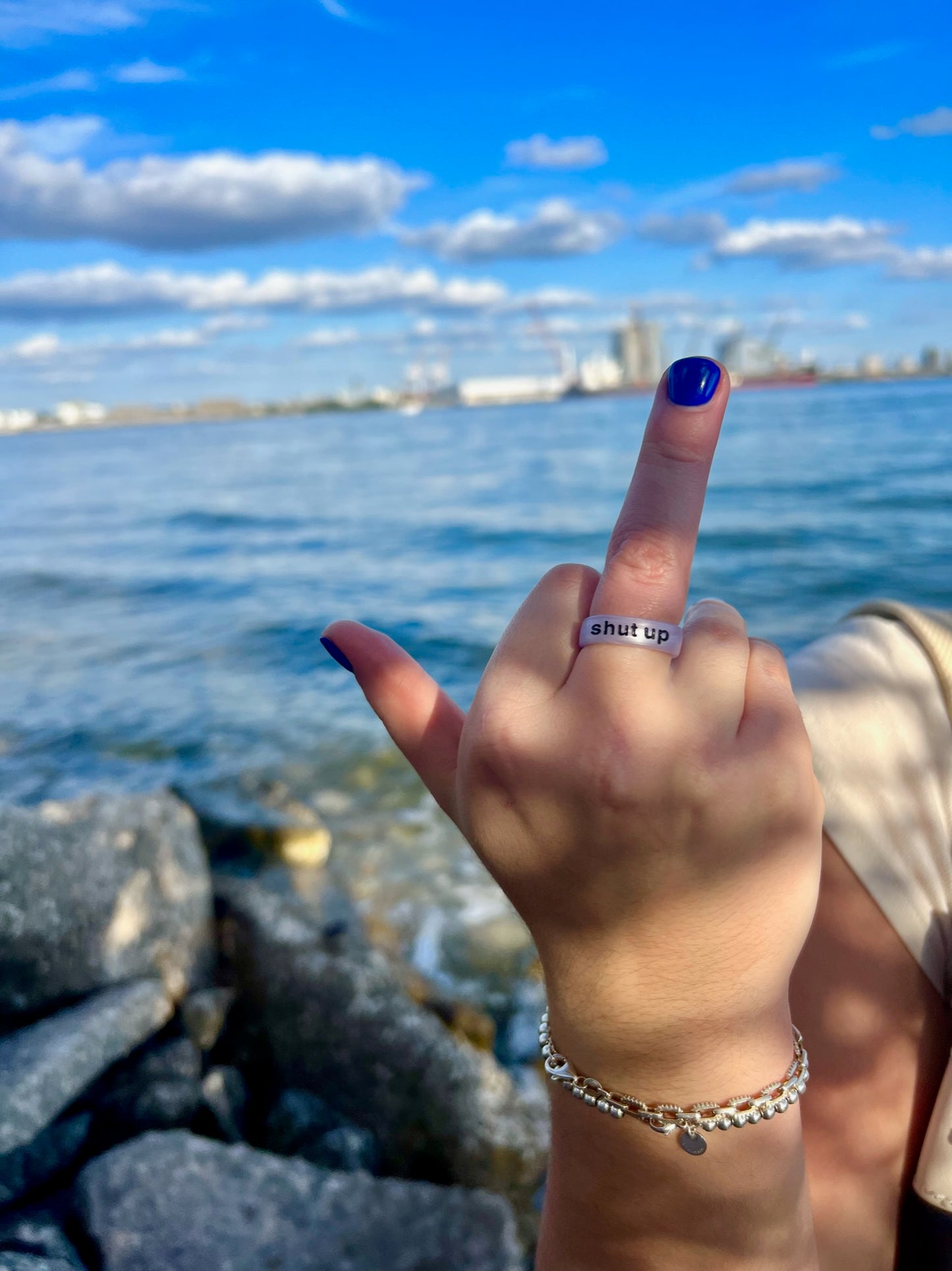Flip Reversible shut up / kiss me Ring