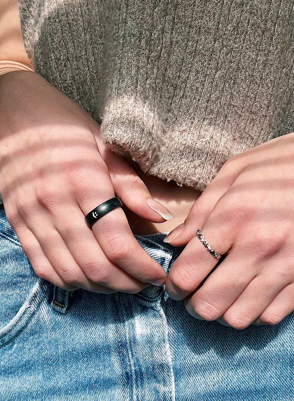 Flip Reversible smile / frown ring black