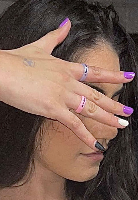 Flip Reversible shut up / kiss me Ring