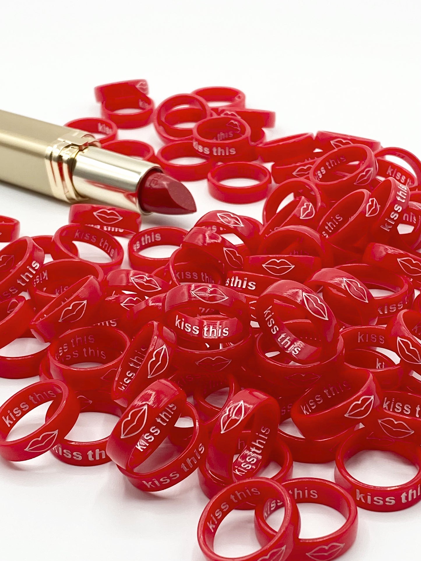 Flip Reversible lips / kiss this Ring