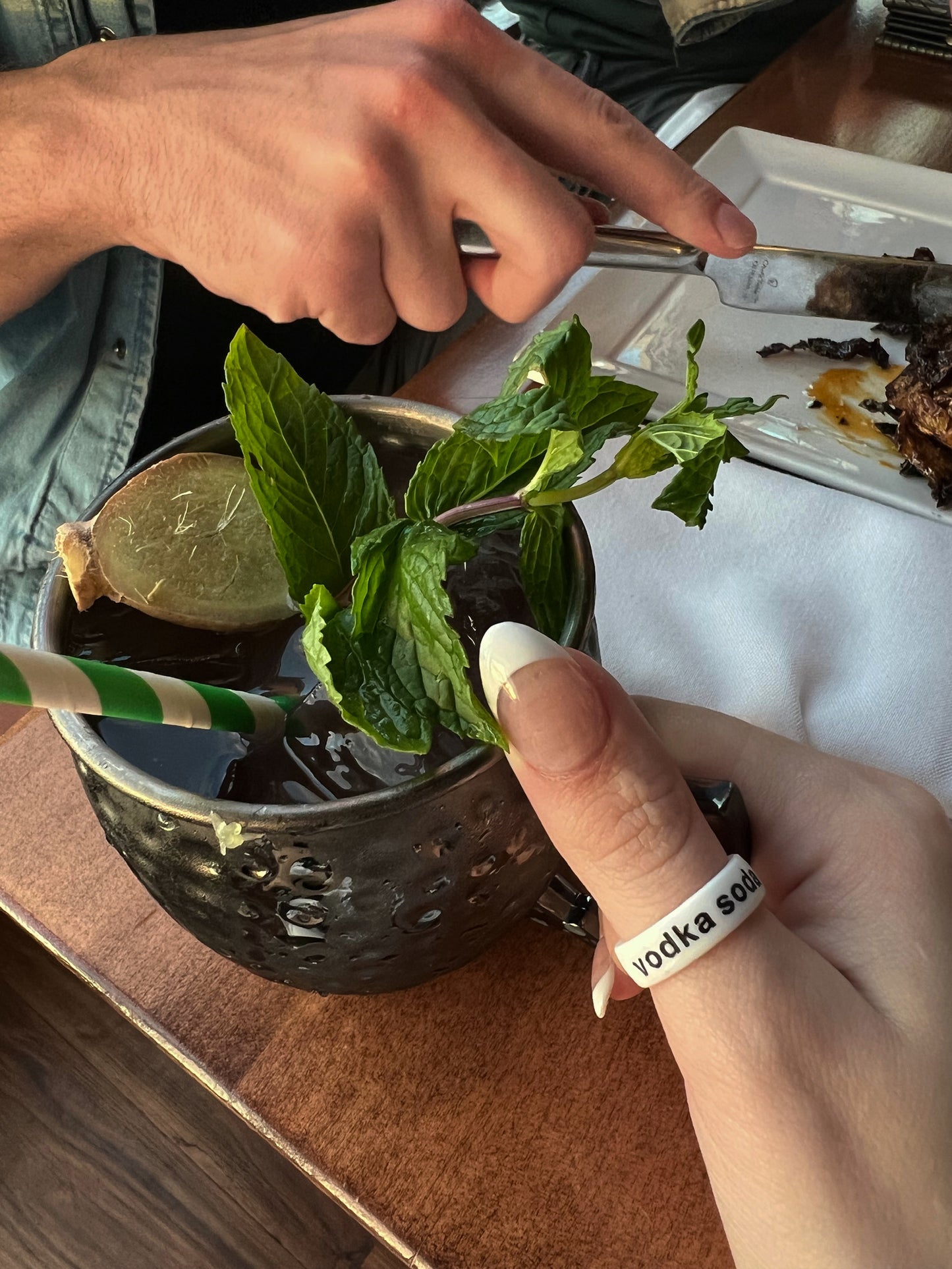 Flip Reversible vodka soda / tequila soda ring