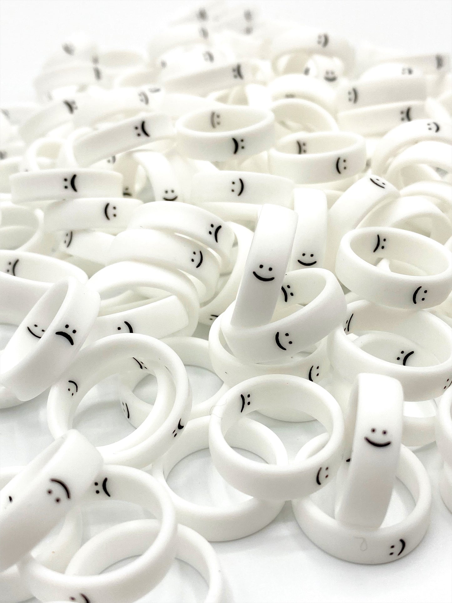 Flip Reversible smile / frown ring white