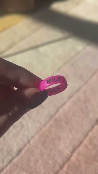 Flip Reversible MILF / DILF ring