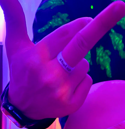 Flip Reversible shut up / kiss me Ring