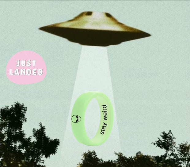 Flip Reversible alien / stay weird ring