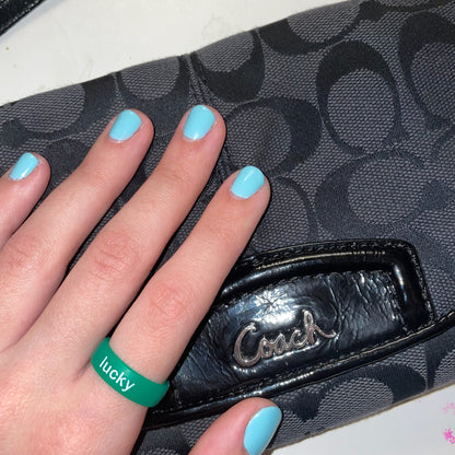 Flip Reversible lucky / kiss me ring