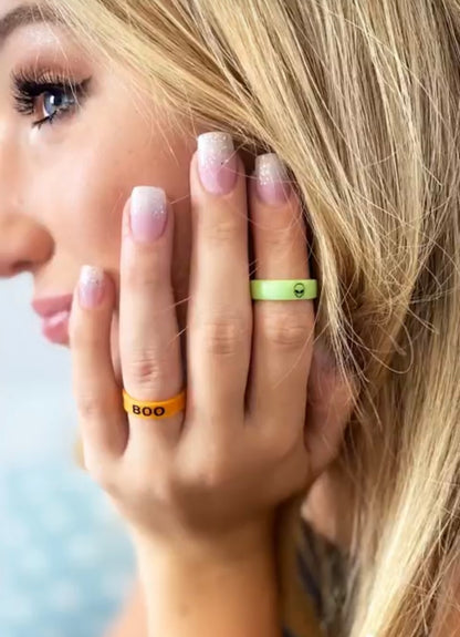 Flip Reversible alien / stay weird ring