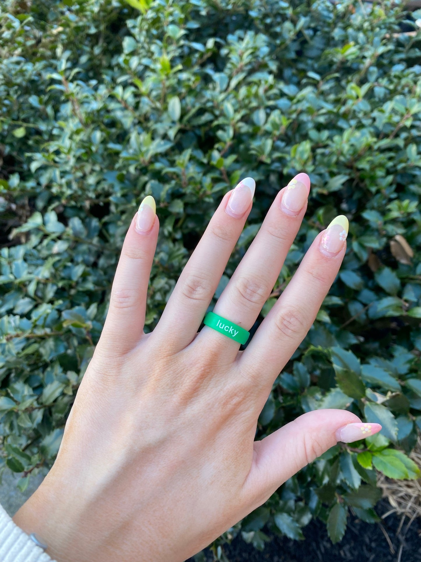 Flip Reversible lucky / kiss me ring