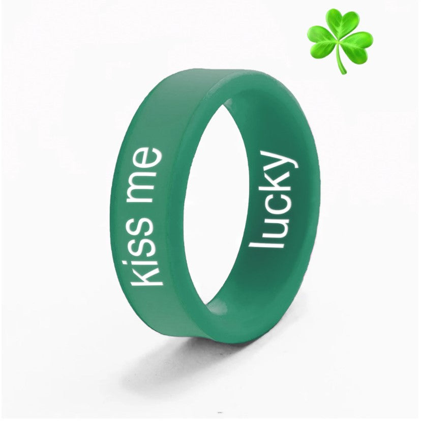 Flip Reversible lucky / kiss me ring